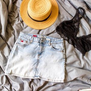 LIGHT WASH DENIM SKIRT